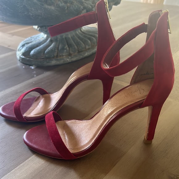 Beautiful Joie red suede heels - Picture 3 of 5